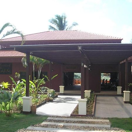 Tamarind Grand Resort Mae Sariang Exterior foto