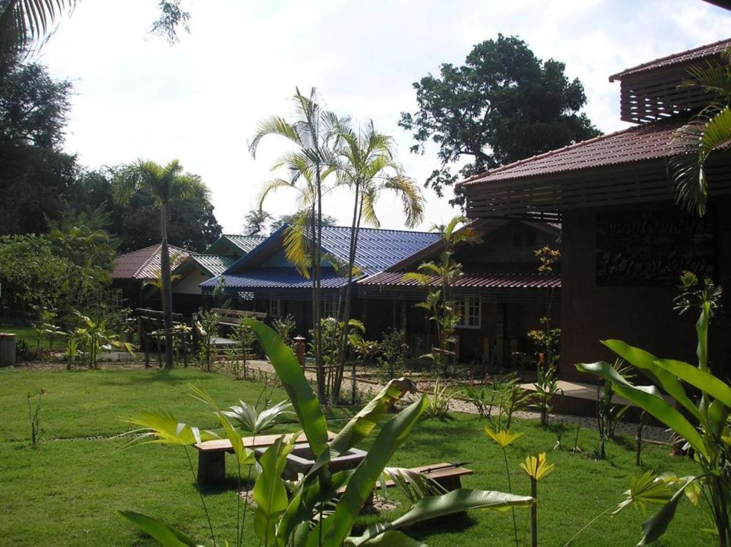 Tamarind Grand Resort Mae Sariang Exterior foto